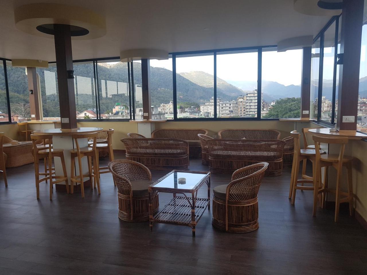 Om Gaura Hotel Pokhara Exterior photo