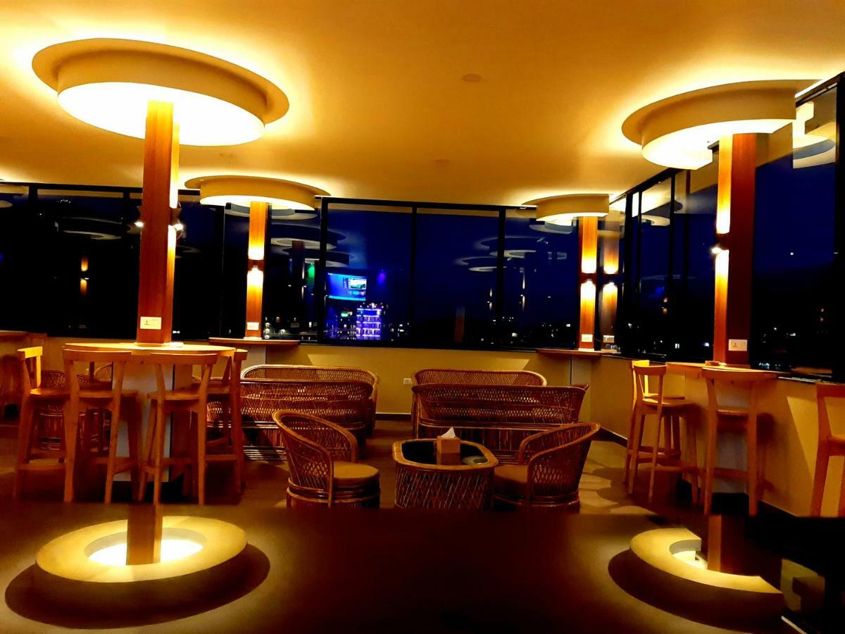 Om Gaura Hotel Pokhara Exterior photo